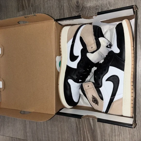 Nike Jordan Retro 1 “Latte”